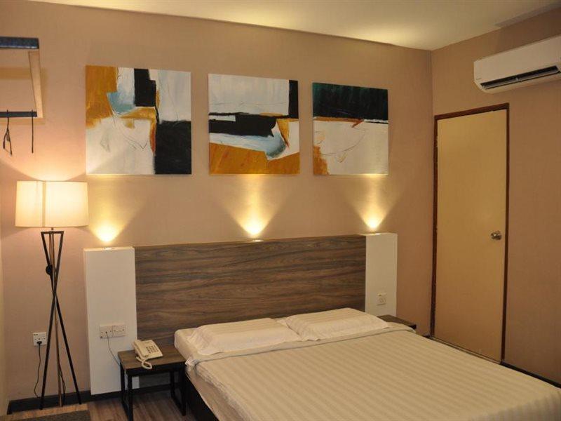 Frazel Inn Hotel Парит-Бунтар Экстерьер фото