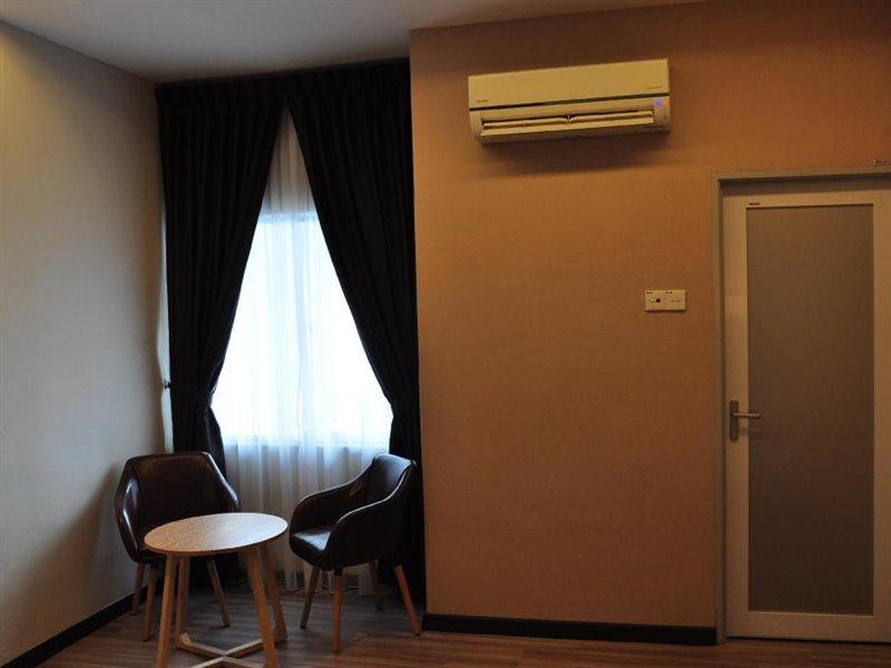 Frazel Inn Hotel Парит-Бунтар Экстерьер фото