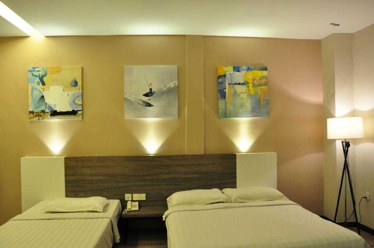 Frazel Inn Hotel Парит-Бунтар Экстерьер фото