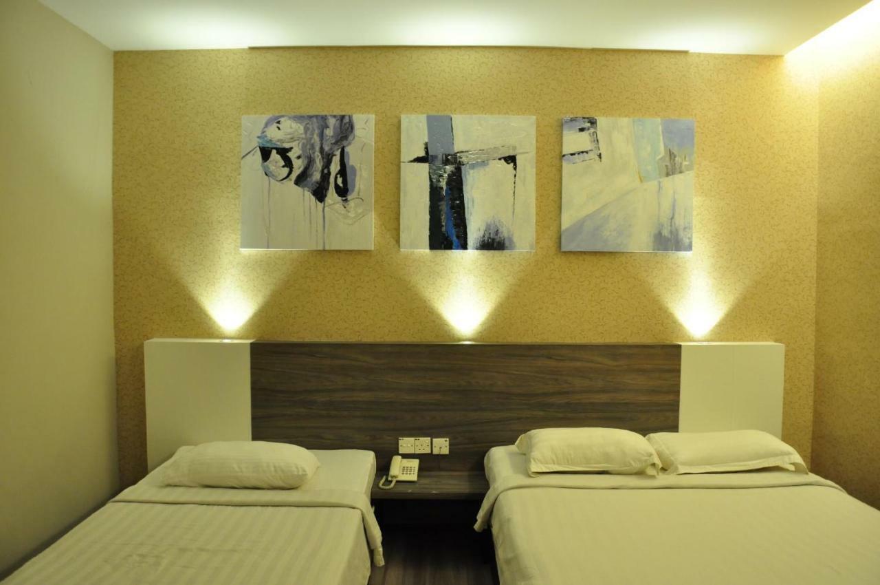 Frazel Inn Hotel Парит-Бунтар Экстерьер фото