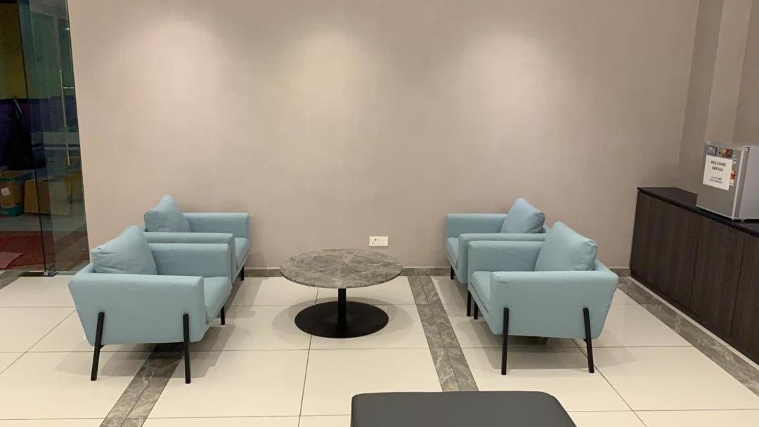 Frazel Inn Hotel Парит-Бунтар Экстерьер фото
